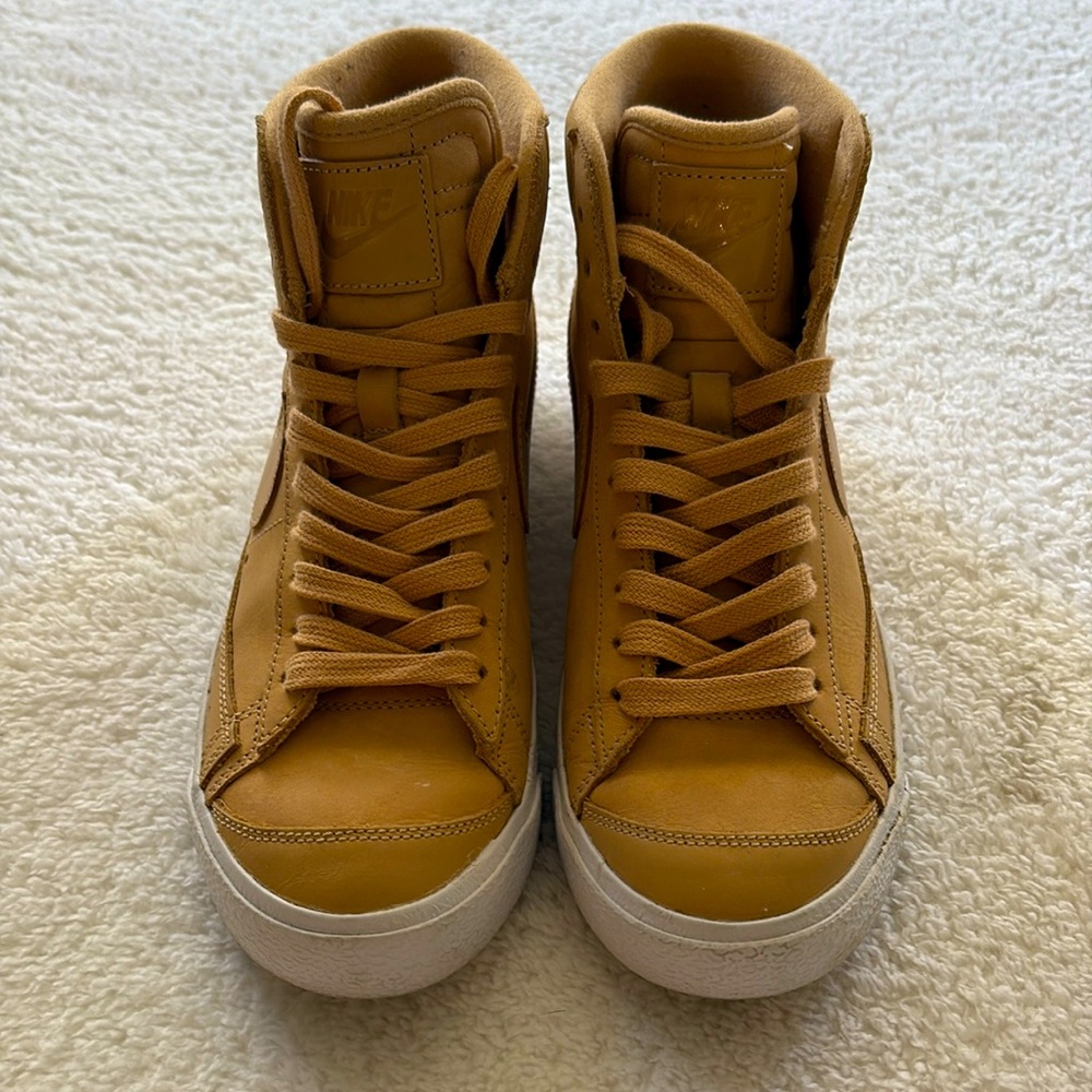 Nike Blazer Mid Premium
Vachetta Tan (Women's) - Picture 4 of 7